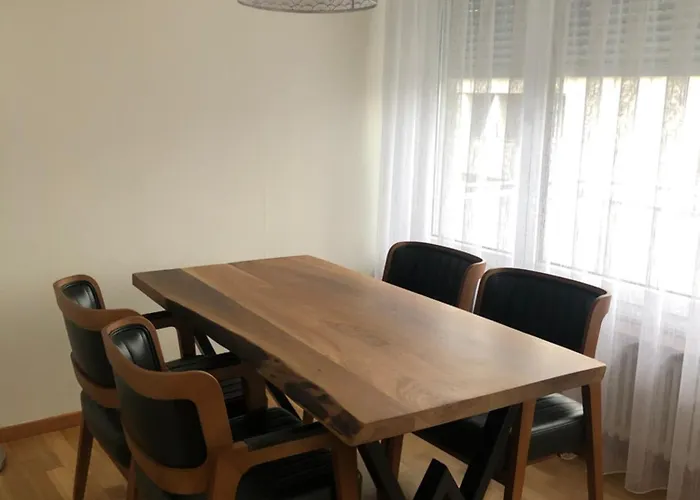 Bright And Quiet Studio In The City Center - Sky11